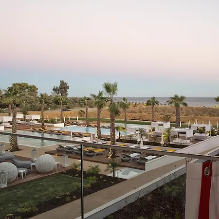 Pestana South Premium アルヴォル