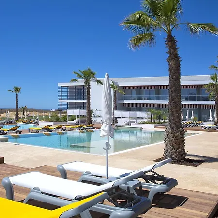 ホテル Pestana South Premium アルヴォル