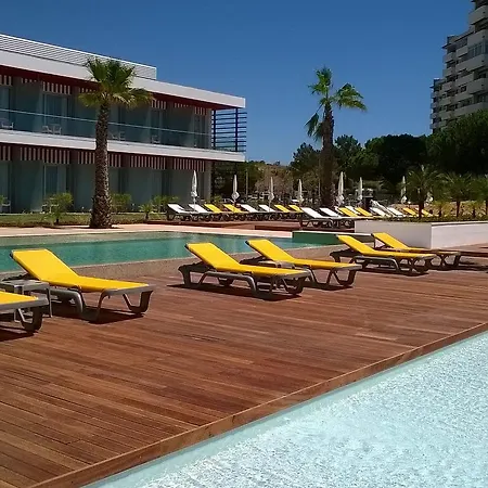 ホテル Pestana South Premium アルヴォル