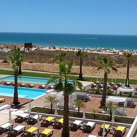 Pestana South Premium 4* アルヴォル