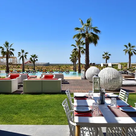 Pestana South Premium 4* アルヴォル