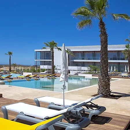 Pestana South Premium 4* אלבור